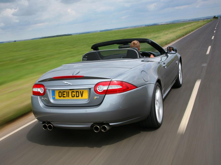  Jaguar XKR Convertible 2011 года  (UK) (фото 7 из 15)